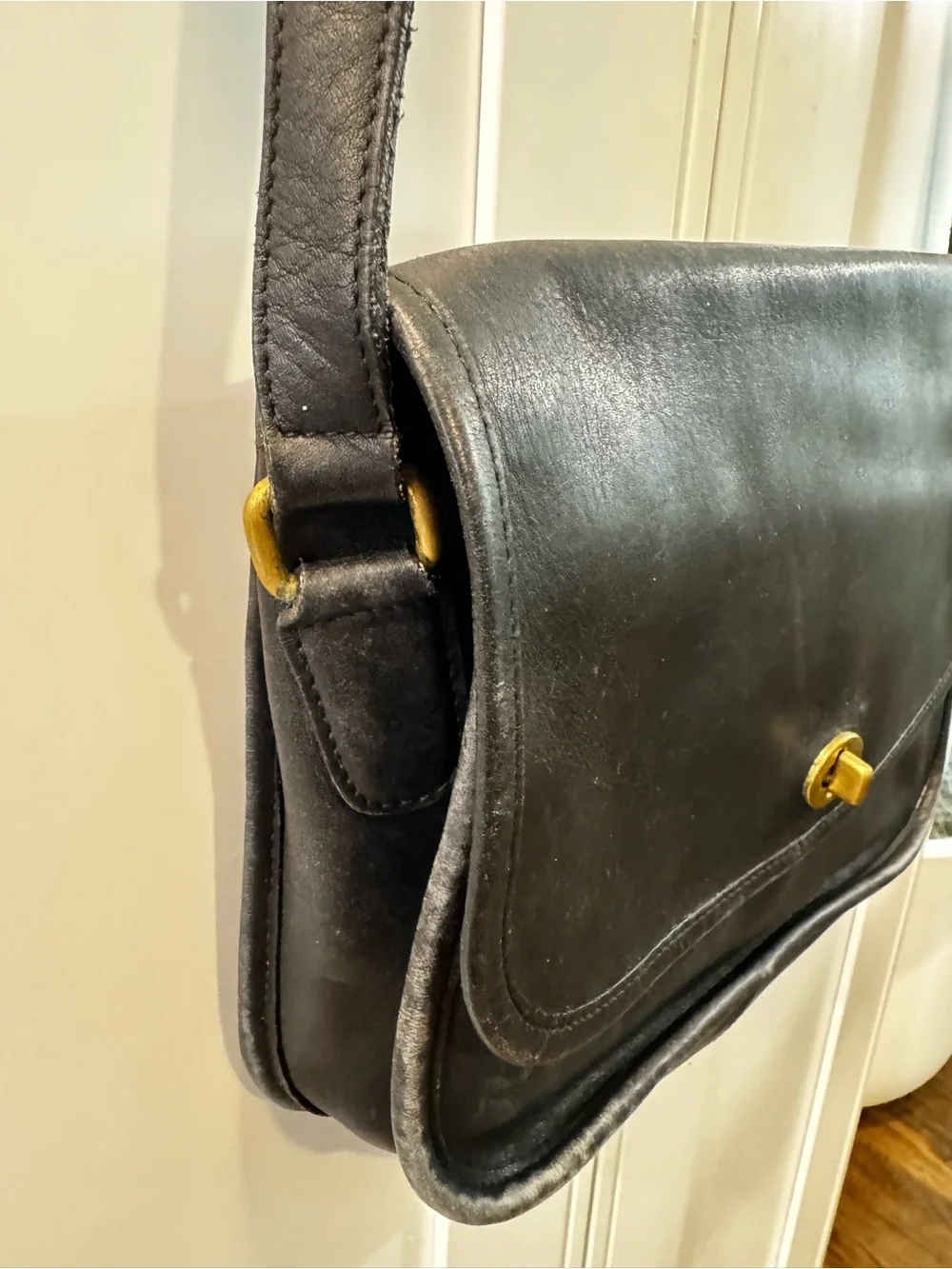 Vtg Coach 9790 Black City Shoulder Cross Body Bag Purse Leather-Brass Turn lock